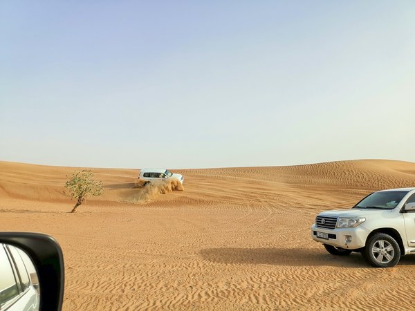 Quels sont les meilleurs itinéraires pour un safari en 4x4 dans le désert du Sahara?